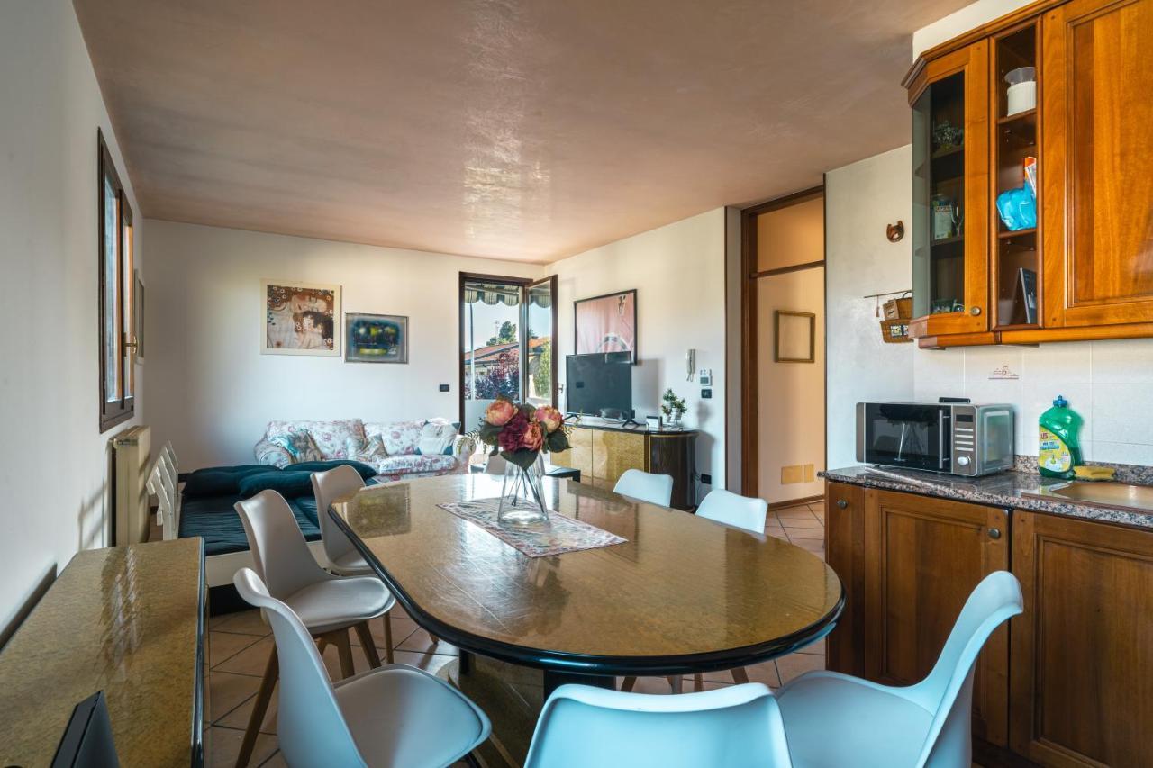 Te Vojo Ben -Furnished Flat- Apartman Santa Maria Di Sala Kültér fotó