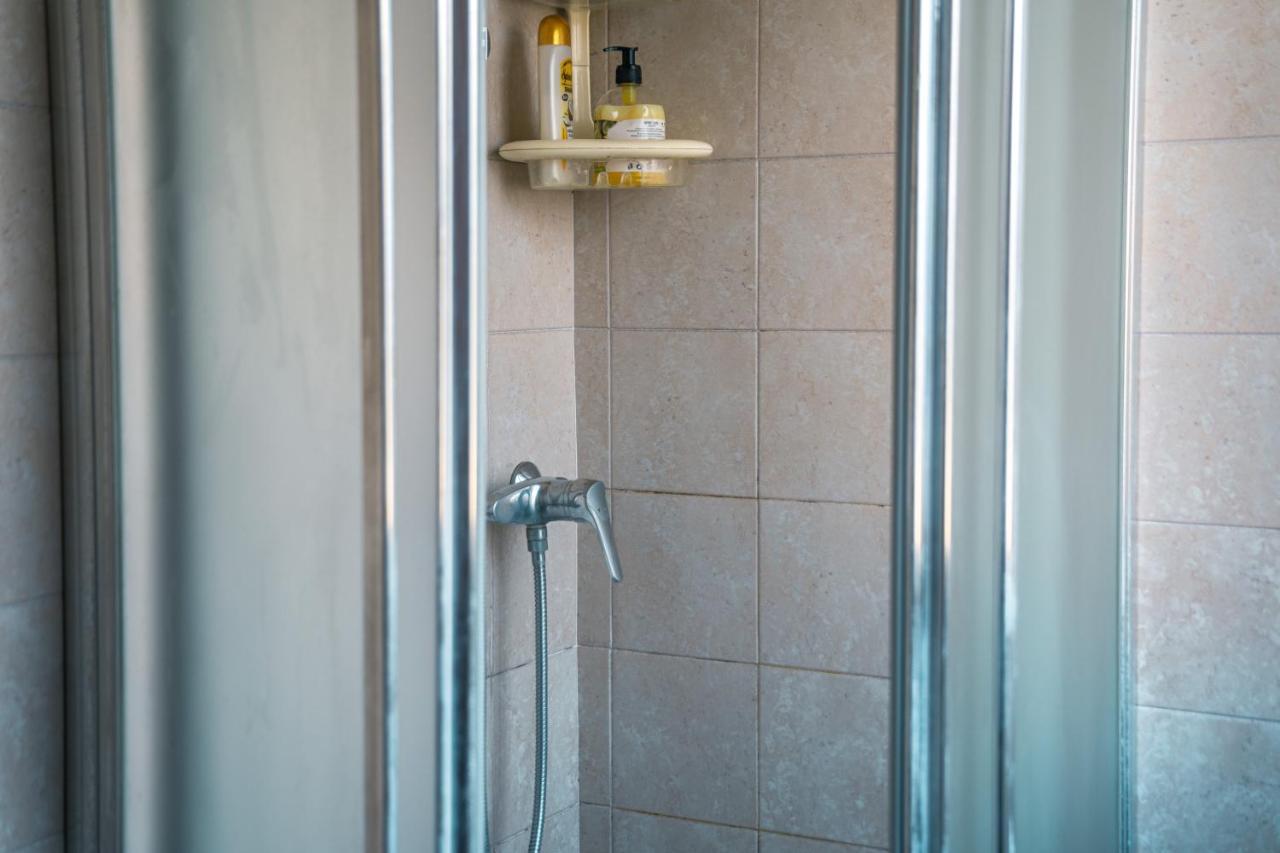 Te Vojo Ben -Furnished Flat- Apartman Santa Maria Di Sala Kültér fotó